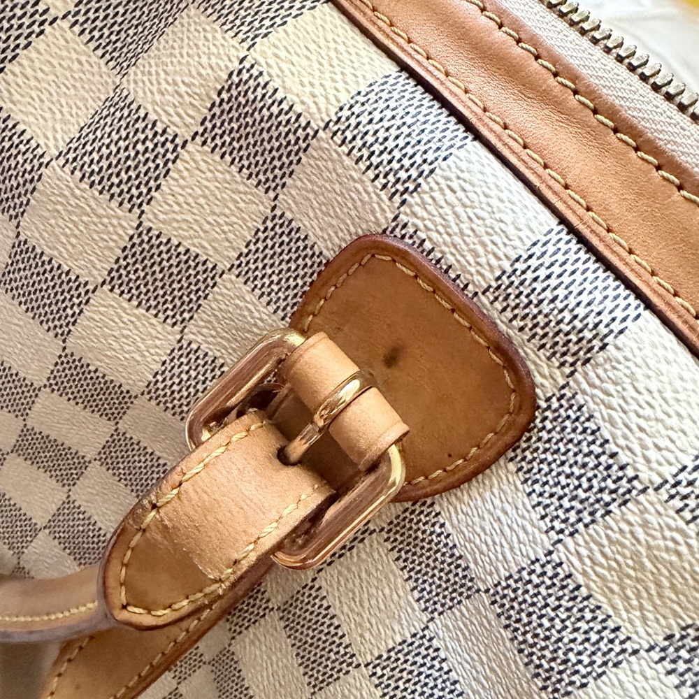 Authentic Louis Vuitton Berkely in Damier Azur - Picture 12 of 16